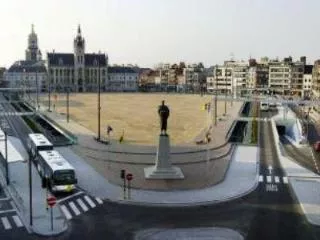 Larus desenha linha de mobiliário urbano para maior praça da Bélgica